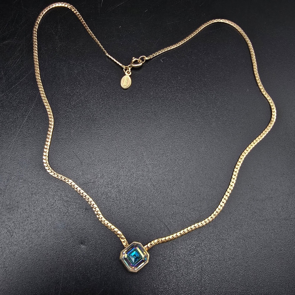 Avon 1981 Aurora Borealis Necklace Gold Tone Pendant Dainty Vintage Jewelry